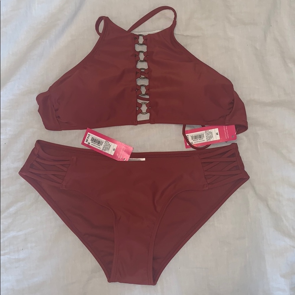 Auburn halter top swimsuit with matching bottoms.